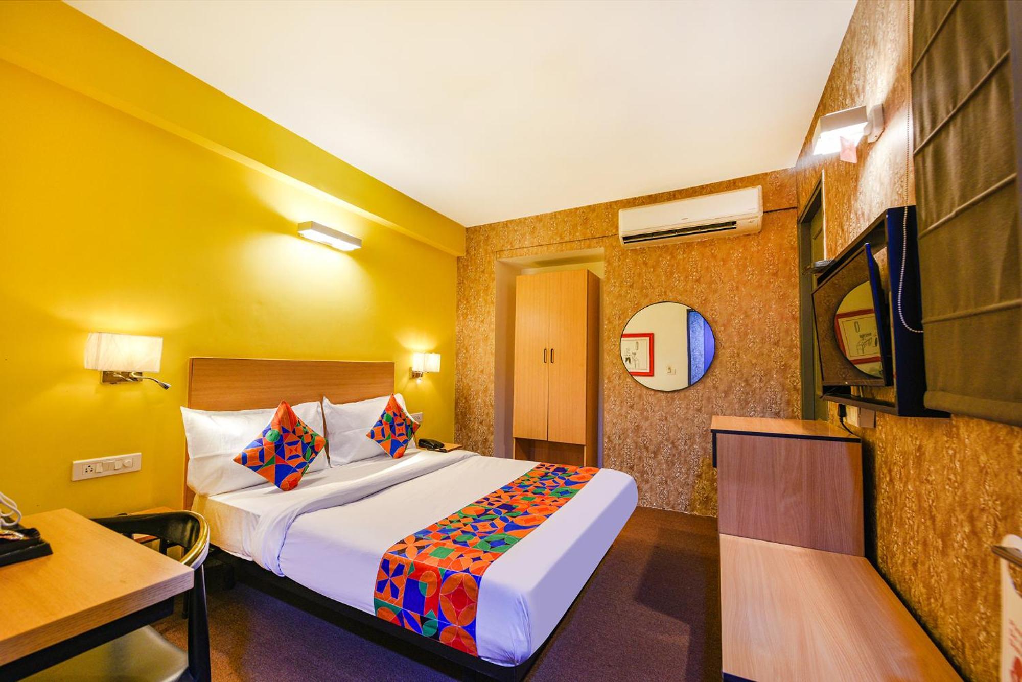 Fabhotel Old Meple Leaf Гургаон Экстерьер фото