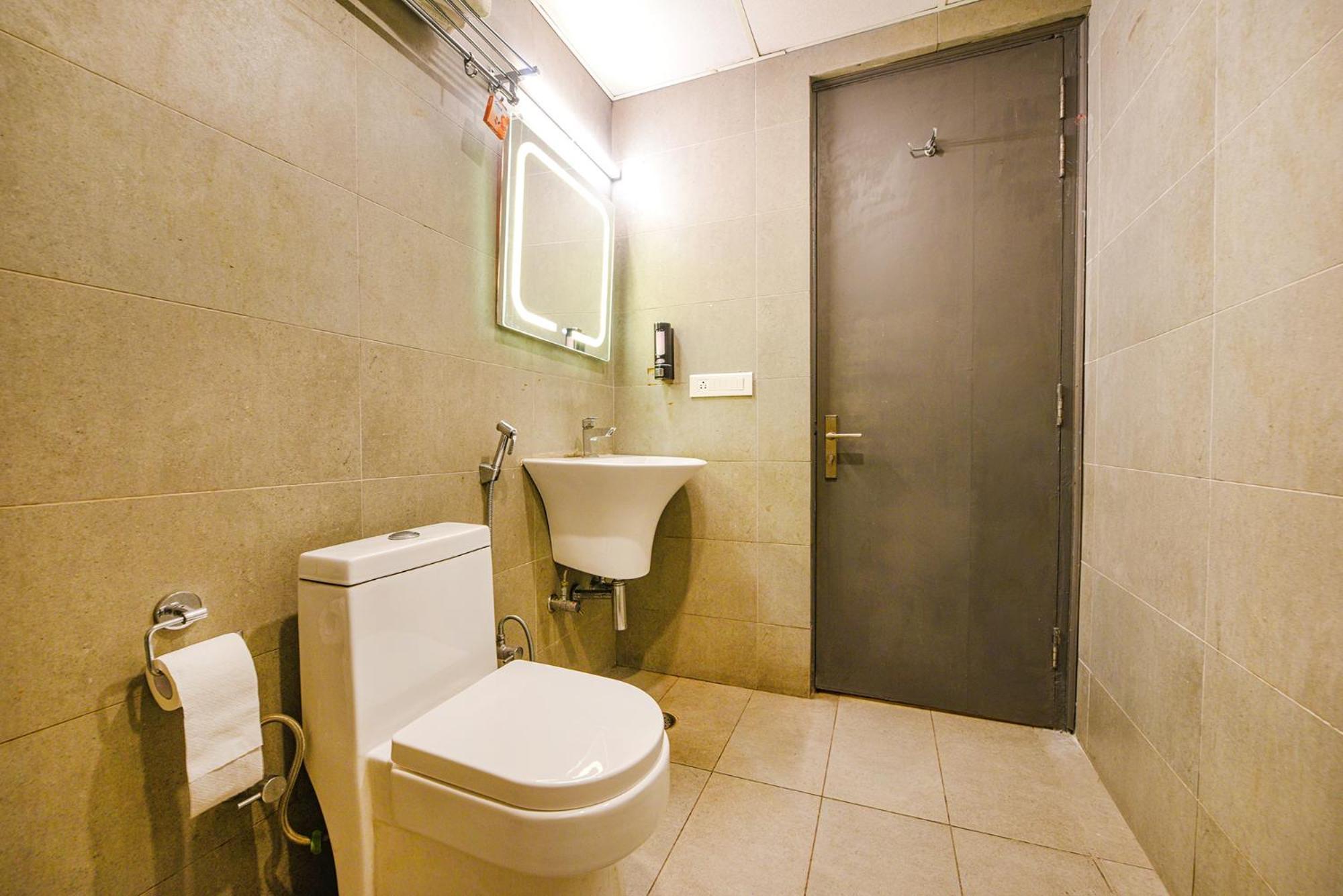 Fabhotel Old Meple Leaf Гургаон Экстерьер фото