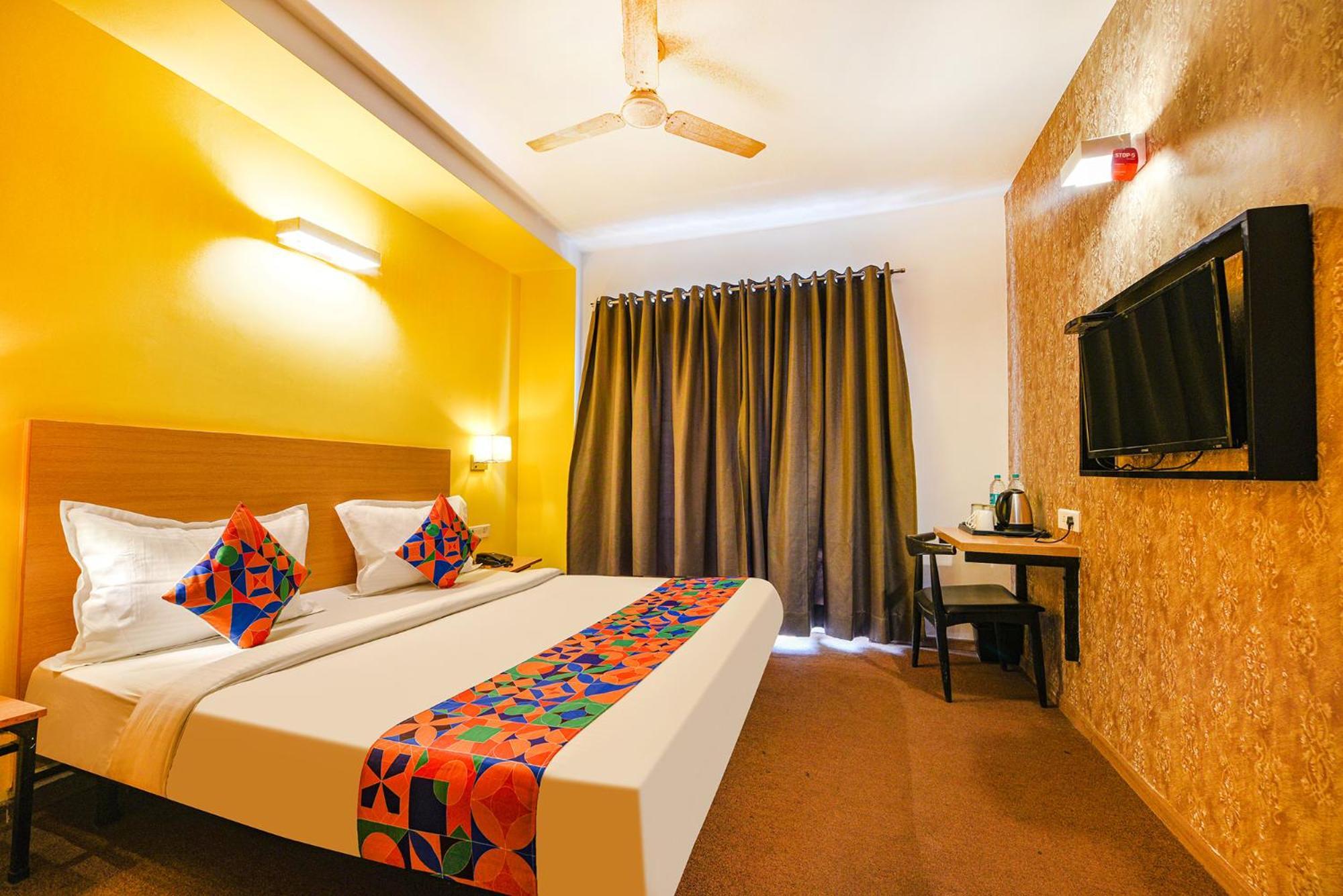Fabhotel Old Meple Leaf Гургаон Экстерьер фото