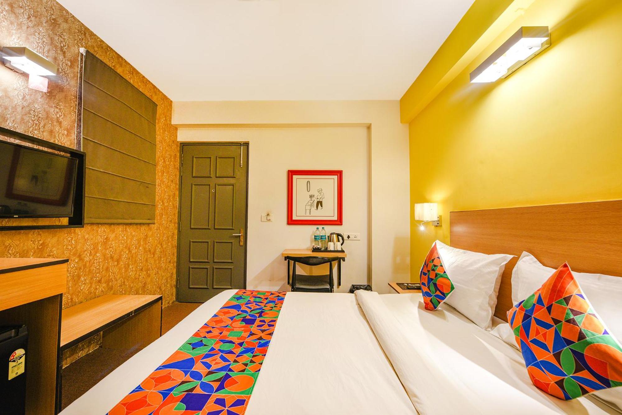 Fabhotel Old Meple Leaf Гургаон Экстерьер фото